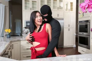 Chuyến về quê mùa hè, tôi đã gạ anh bạn năm xưa quan hệ khi anh ấy sắp kết hôn