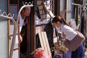 Câu con trai lo lắng khi giới thiệu nhân tình với bố vì bố là kẻ lăng nhăn nhưng rồi…