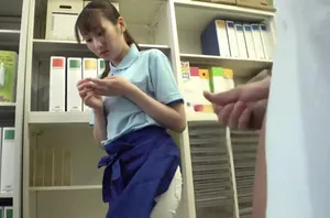 Tiếng rên quan hệ cạnh bên làm cô gái nhà kế bên không chịu nổi